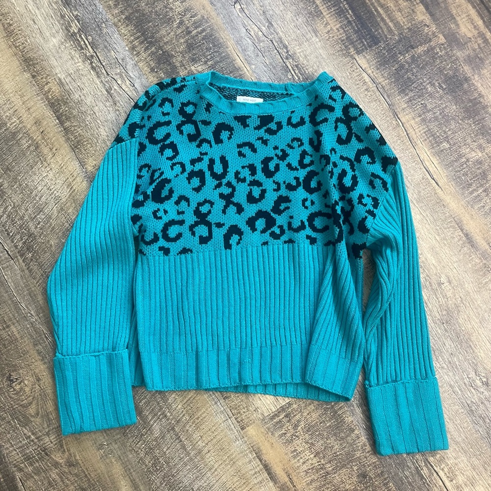 Nine West Sweater. Animal print.